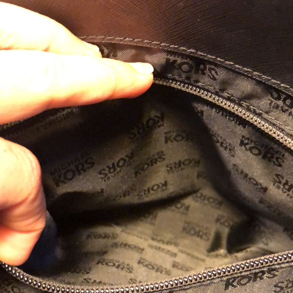 Michael Kors black purse - Picture 4 of 10